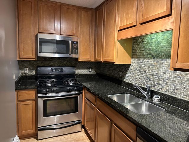 3540 Hennepin Avenue 202, Minneapolis, MN 55408