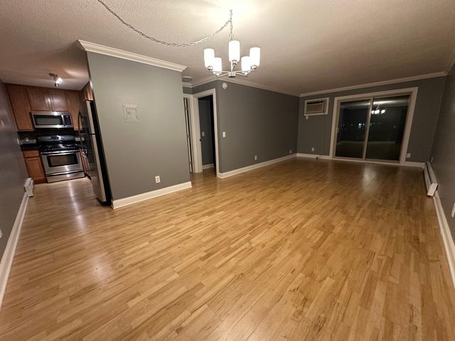 3540 Hennepin Avenue 202, Minneapolis, MN 55408