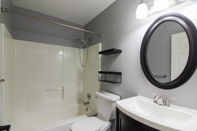 4804 S Dayton Place, Kennewick, WA 99337