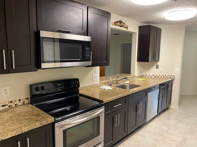 9801 NW 1st Court 9801, Plantation, FL 33324