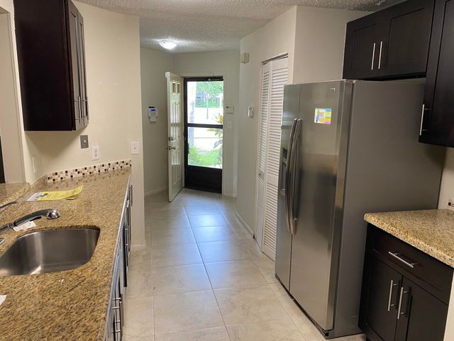 9801 NW 1st Court 9801, Plantation, FL 33324