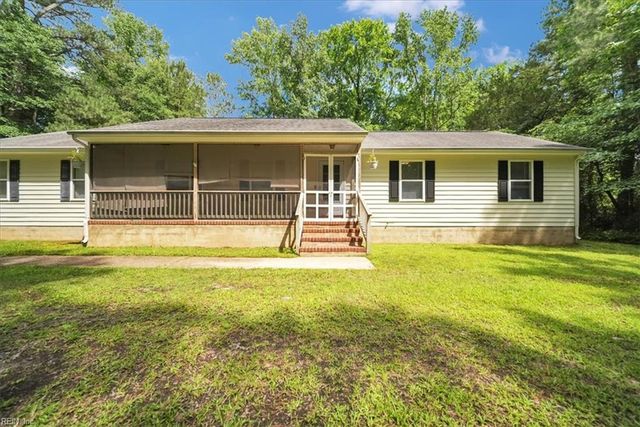 8996 Guinea RD, Hayes, VA 23072