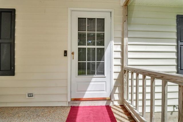 8996 Guinea RD, Hayes, VA 23072