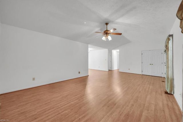 8996 Guinea RD, Hayes, VA 23072