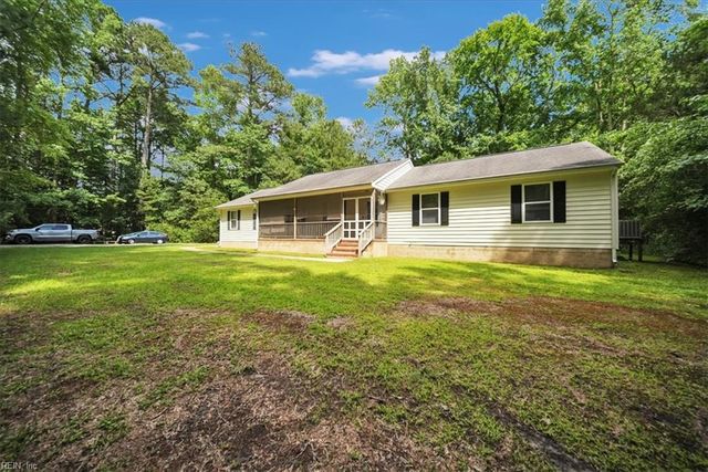 8996 Guinea RD, Hayes, VA 23072