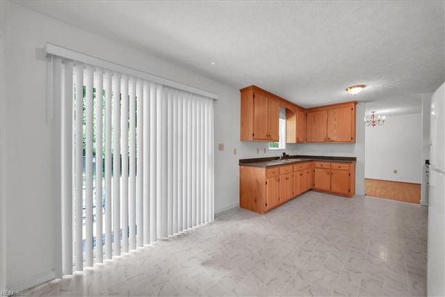 8996 Guinea RD, Hayes, VA 23072