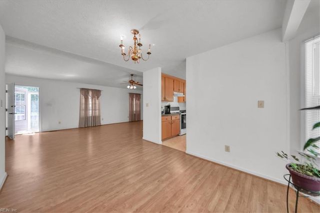8996 Guinea RD, Hayes, VA 23072