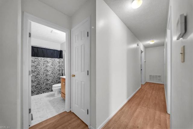 8996 Guinea RD, Hayes, VA 23072