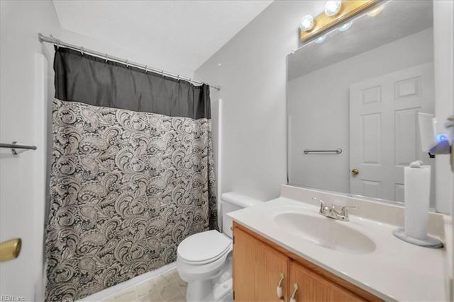 8996 Guinea RD, Hayes, VA 23072