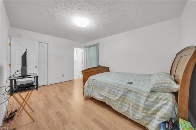 8996 Guinea RD, Hayes, VA 23072