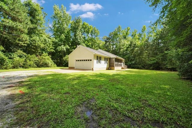 8996 Guinea RD, Hayes, VA 23072