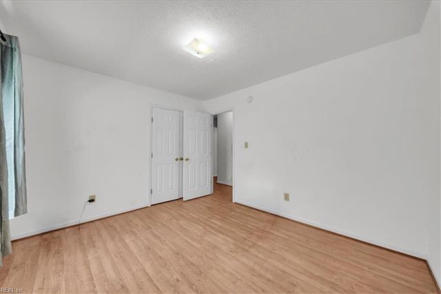 8996 Guinea RD, Hayes, VA 23072