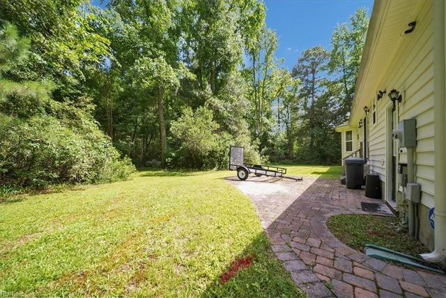8996 Guinea RD, Hayes, VA 23072