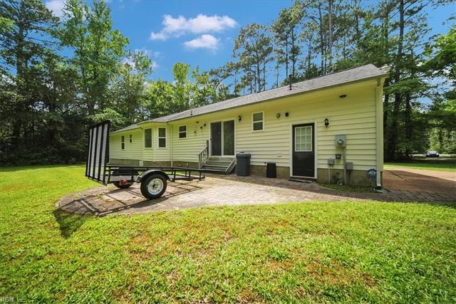 8996 Guinea RD, Hayes, VA 23072