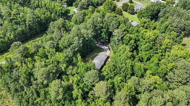 8996 Guinea RD, Hayes, VA 23072