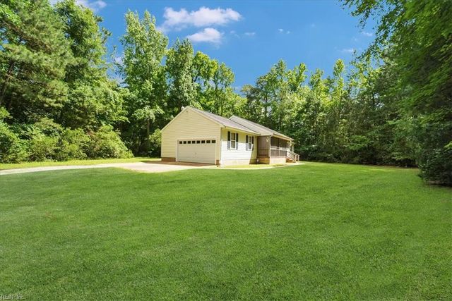 8996 Guinea RD, Hayes, VA 23072