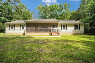 8996 Guinea RD, Hayes, VA 23072