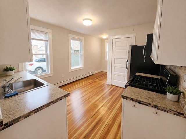 25-27 Marion Rd 1, Belmont, MA 02478