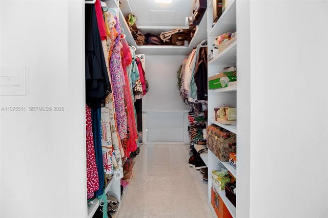 68 SE 6th St 2612, Miami, FL 33131