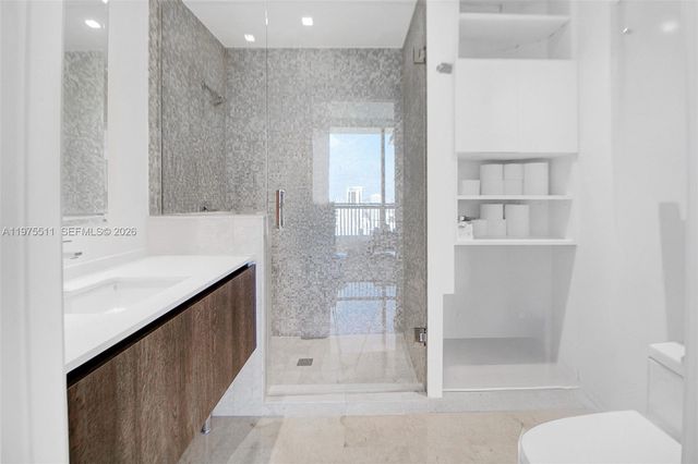 68 SE 6th St 2612, Miami, FL 33131