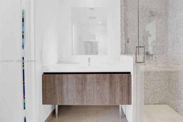 68 SE 6th St 2612, Miami, FL 33131