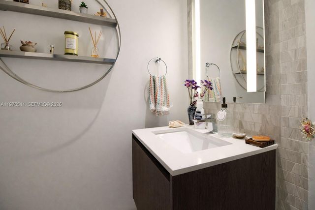 68 SE 6th St 2612, Miami, FL 33131