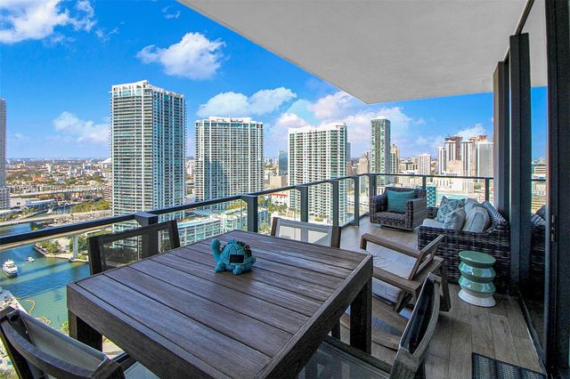 68 SE 6th St 2612, Miami, FL 33131