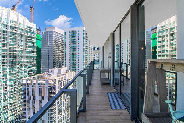 68 SE 6th St 2612, Miami, FL 33131