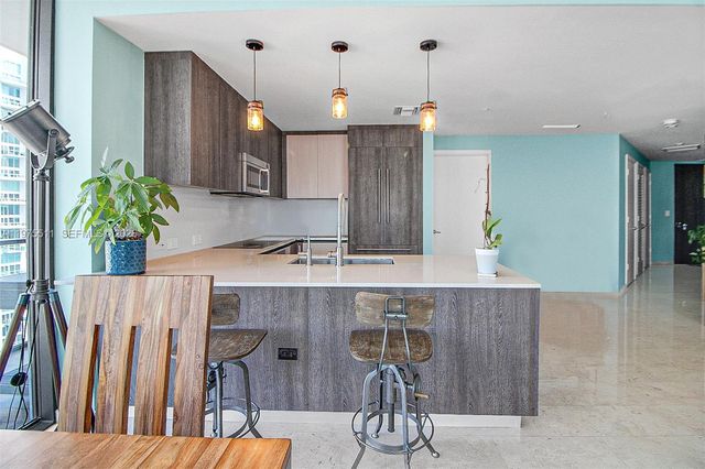 68 SE 6th St 2612, Miami, FL 33131