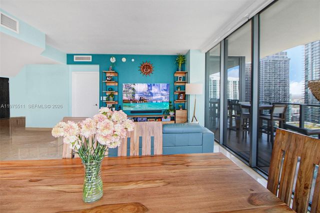 68 SE 6th St 2612, Miami, FL 33131