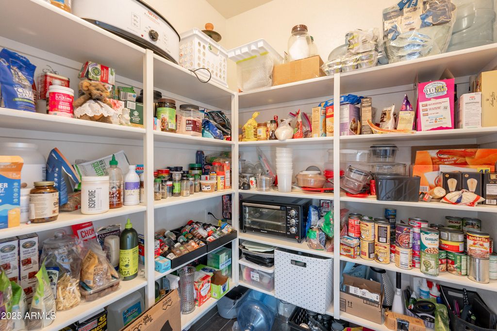 Image 15 of property listing at 1813 E GRENADINE Road, Phoenix, AZ 85040