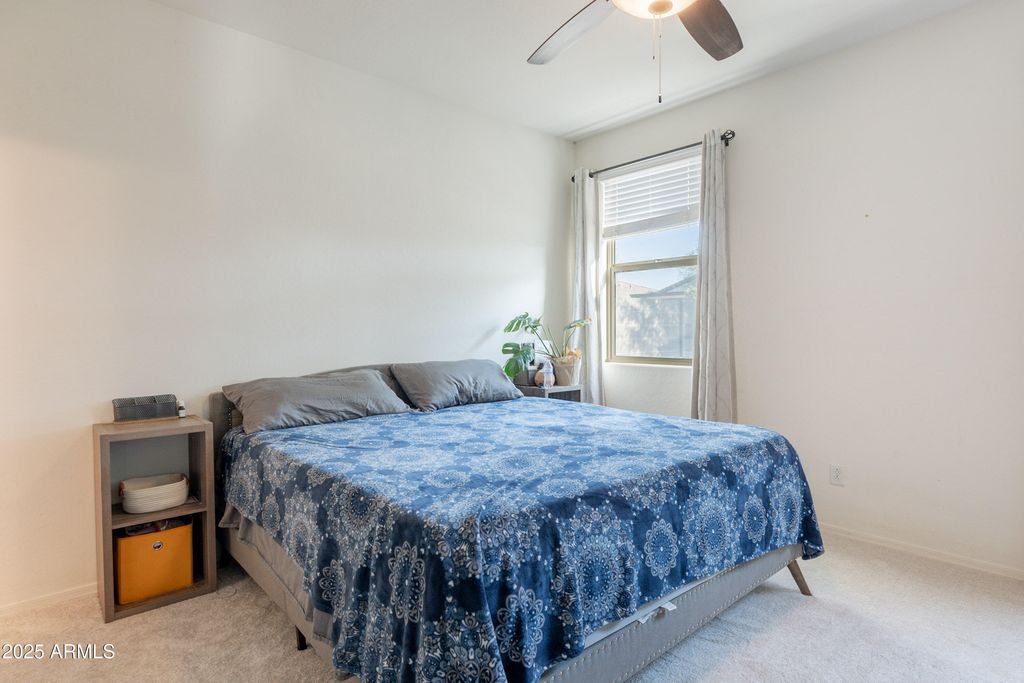 Image 16 of property listing at 1813 E GRENADINE Road, Phoenix, AZ 85040