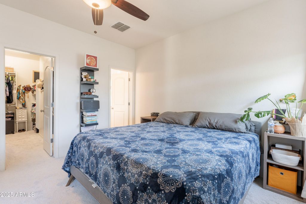 Image 17 of property listing at 1813 E GRENADINE Road, Phoenix, AZ 85040