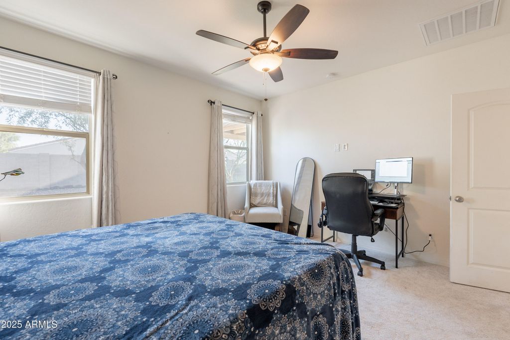 Image 18 of property listing at 1813 E GRENADINE Road, Phoenix, AZ 85040