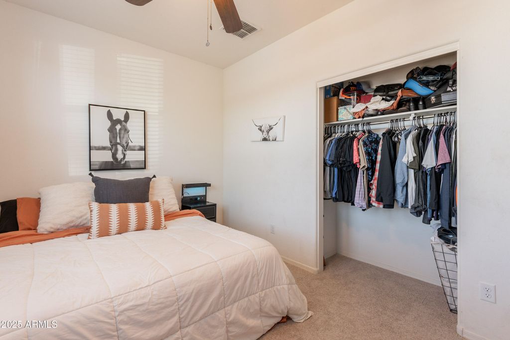 Image 24 of property listing at 1813 E GRENADINE Road, Phoenix, AZ 85040