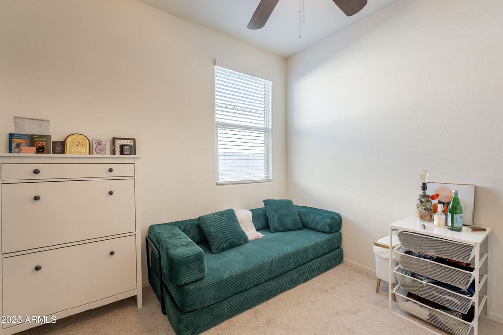 Image 26 of property listing at 1813 E GRENADINE Road, Phoenix, AZ 85040