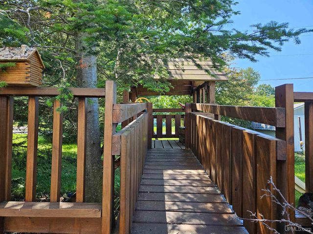 505 Pennsylvania Avenue, Ontonagon, MI 49953