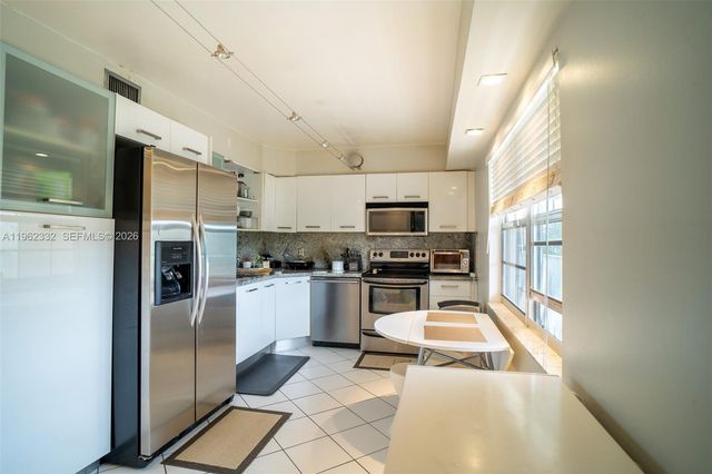 3510 Oaks Way 408, Pompano Beach, FL 33069