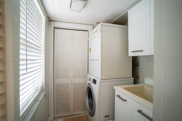 3510 Oaks Way 408, Pompano Beach, FL 33069