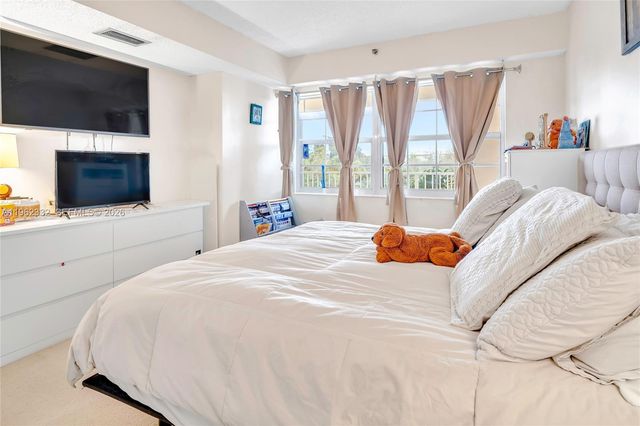 3510 Oaks Way 408, Pompano Beach, FL 33069