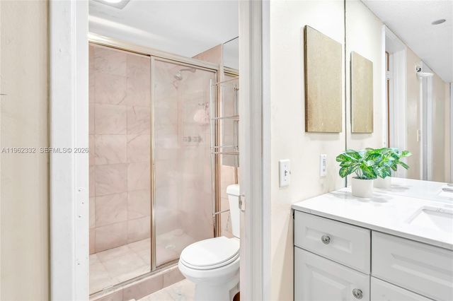 3510 Oaks Way 408, Pompano Beach, FL 33069