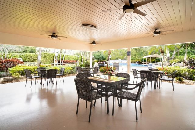 3510 Oaks Way 408, Pompano Beach, FL 33069