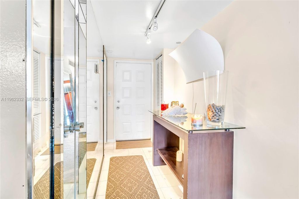 3510 Oaks Way 408, Pompano Beach, FL 33069