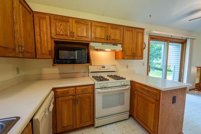 9601 W Darnel AVENUE, Milwaukee, WI 53224