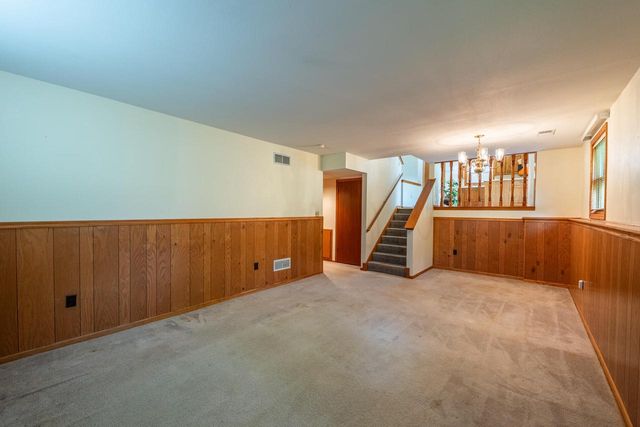 9601 W Darnel AVENUE, Milwaukee, WI 53224