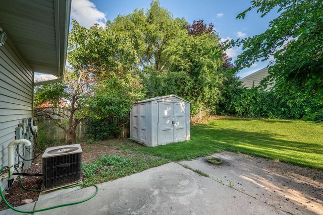 9601 W Darnel AVENUE, Milwaukee, WI 53224