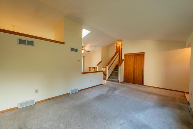 9601 W Darnel AVENUE, Milwaukee, WI 53224
