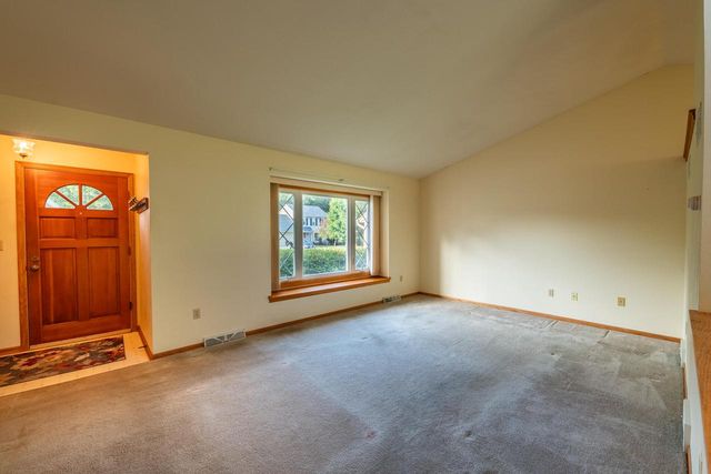 9601 W Darnel AVENUE, Milwaukee, WI 53224