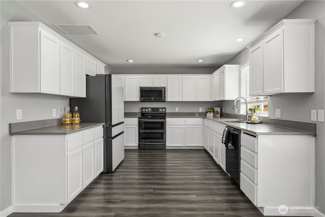7249 Radius Loop SE, Lacey, WA 98513