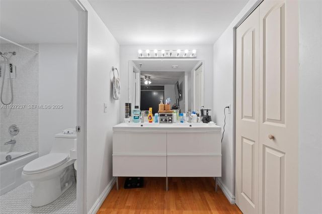 661 NE 195th St 408, Miami, FL 33179